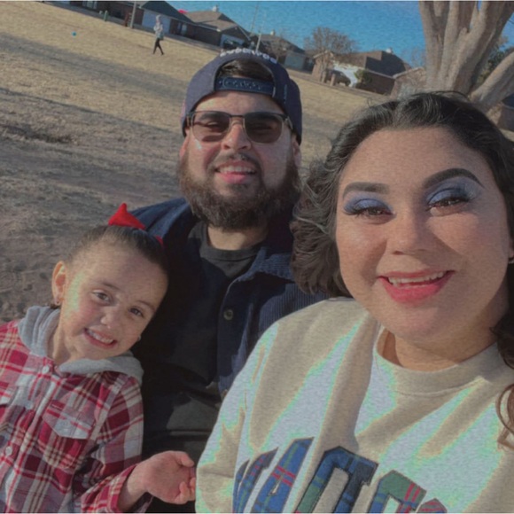 Meet your Posher, Alejandra - Picture 2 of 4